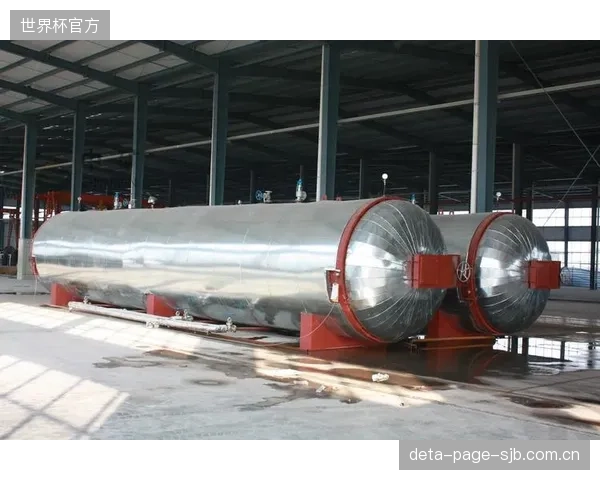 一体成型聚氨酯冷发泡技术的高昂模具成本，是否正在将追求AskerC标准的中小电竞椅品牌彻底清出市场？